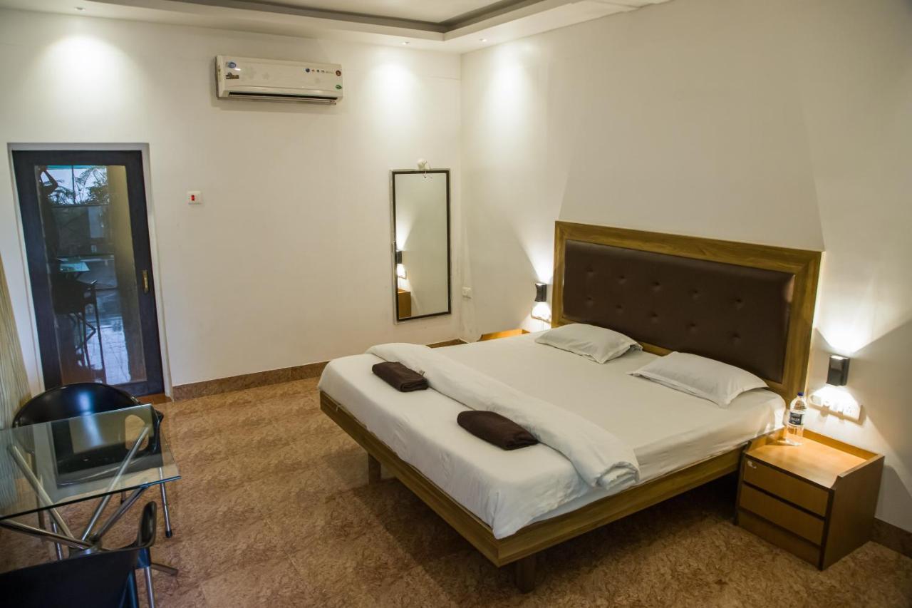 สนิธยา รีสอร์ต Hotel อลีบาก ภายนอก รูปภาพ