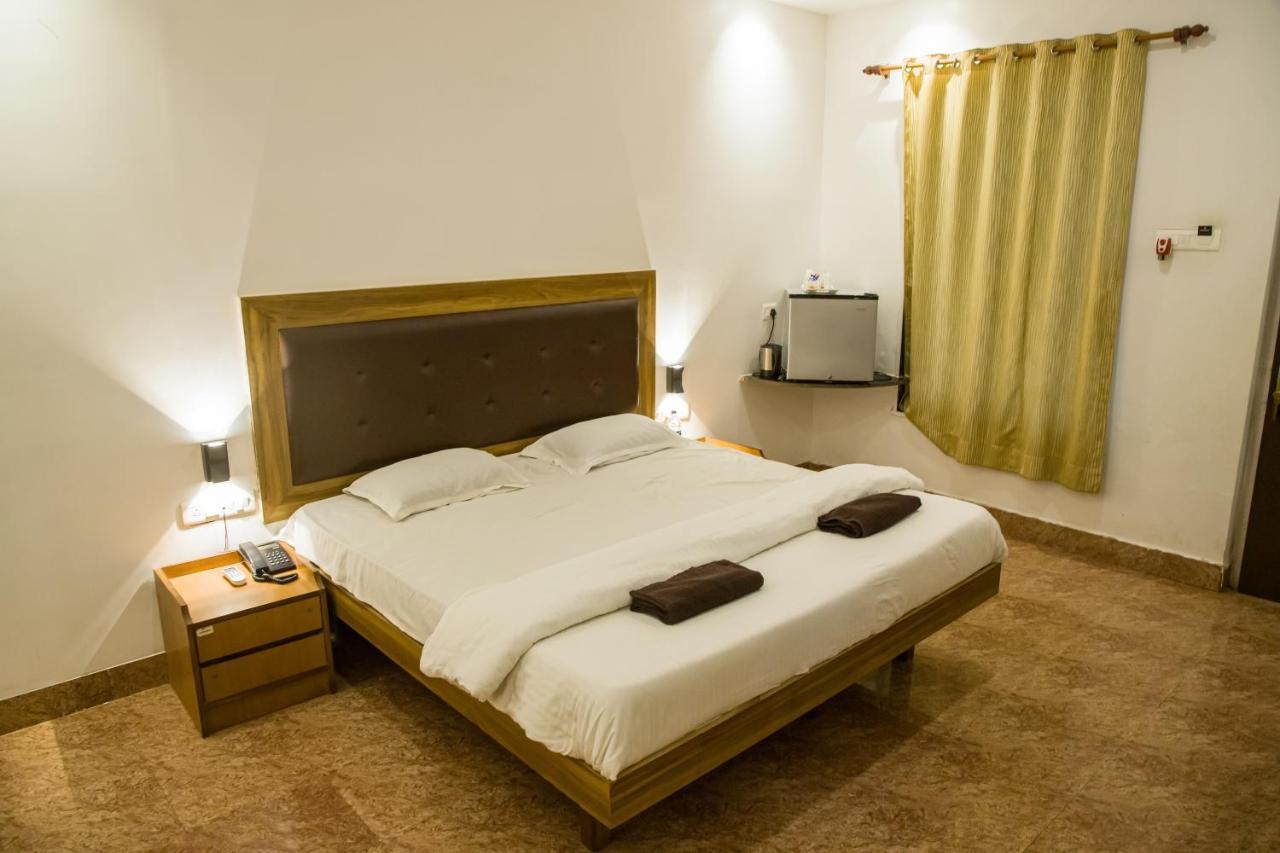 สนิธยา รีสอร์ต Hotel อลีบาก ภายนอก รูปภาพ