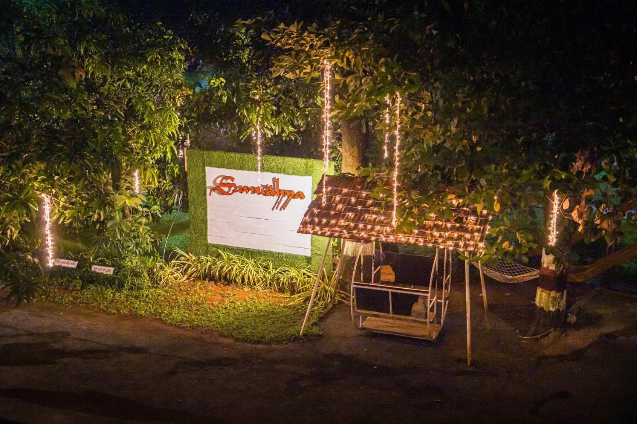 สนิธยา รีสอร์ต Hotel อลีบาก ภายนอก รูปภาพ