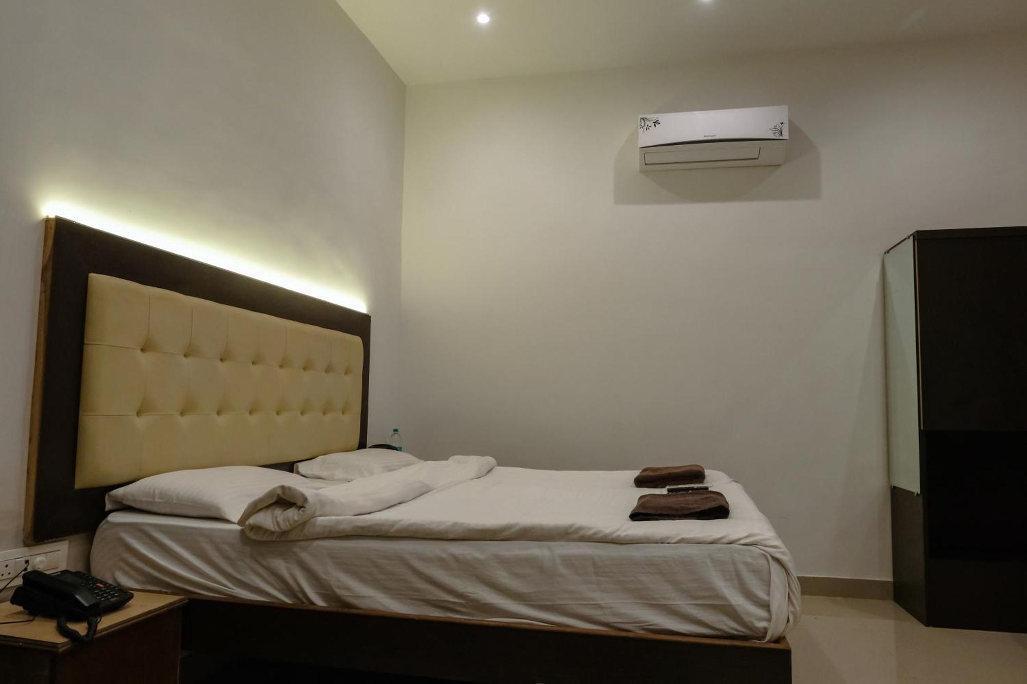 สนิธยา รีสอร์ต Hotel อลีบาก ภายนอก รูปภาพ