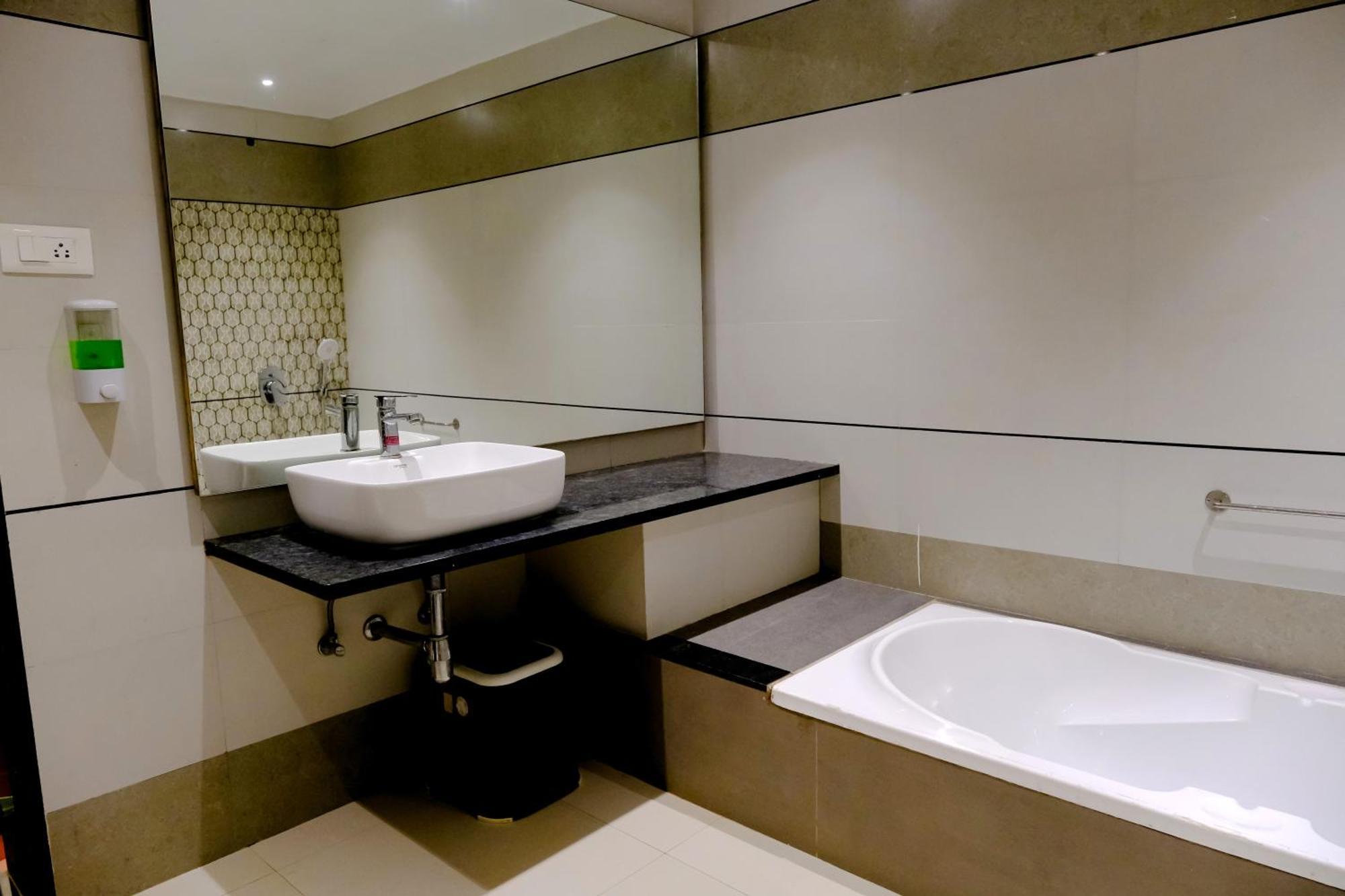 สนิธยา รีสอร์ต Hotel อลีบาก ภายนอก รูปภาพ