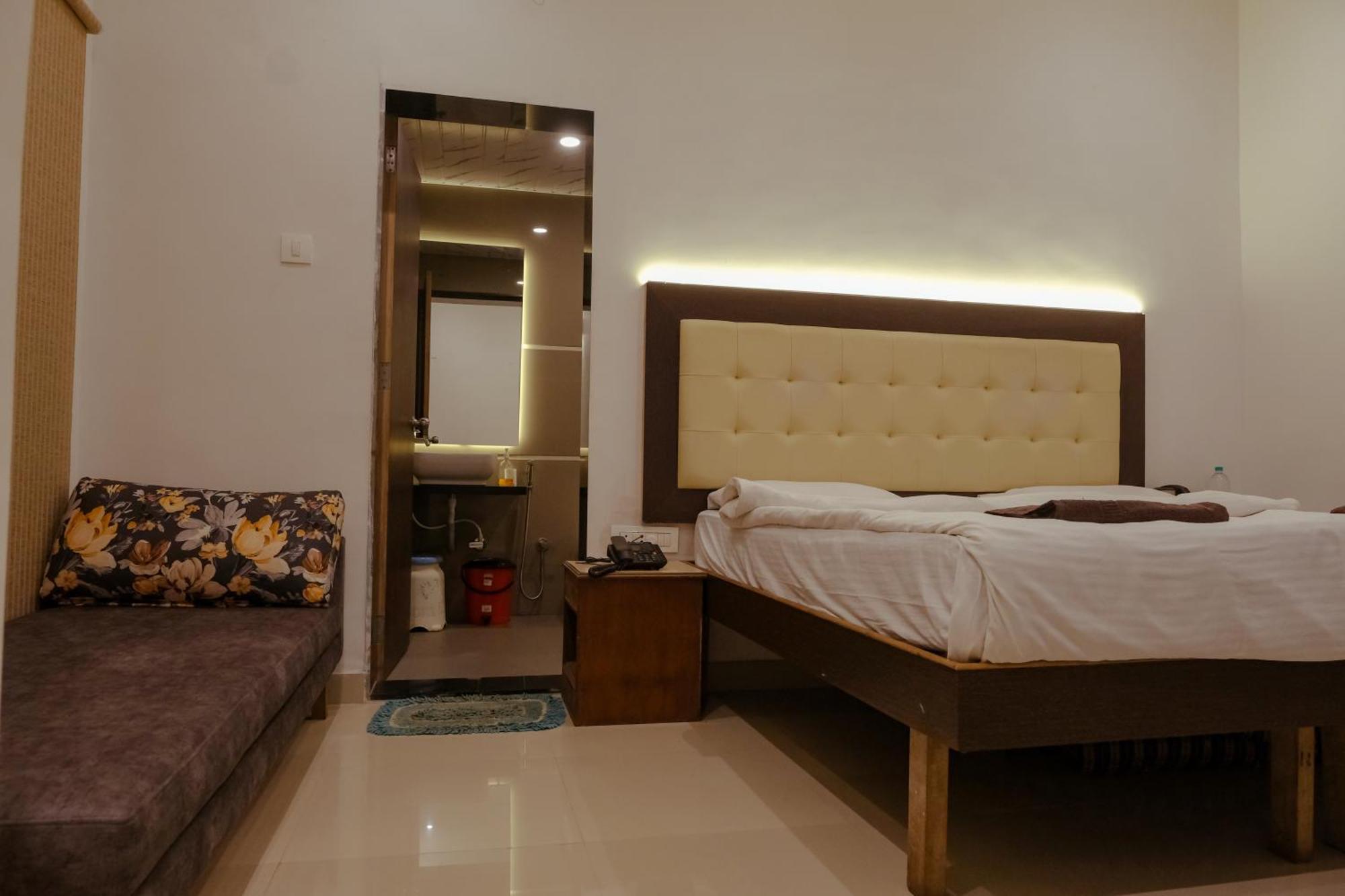 สนิธยา รีสอร์ต Hotel อลีบาก ภายนอก รูปภาพ
