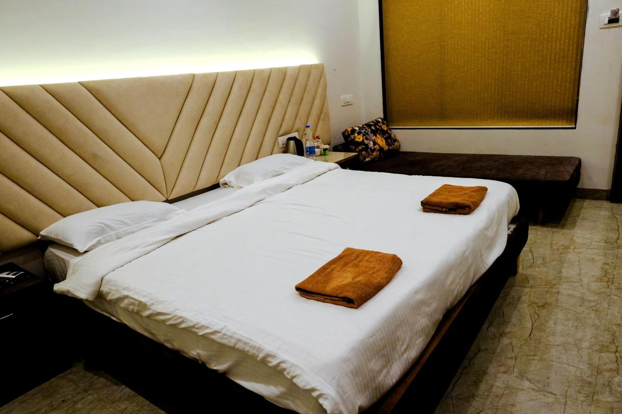 สนิธยา รีสอร์ต Hotel อลีบาก ภายนอก รูปภาพ