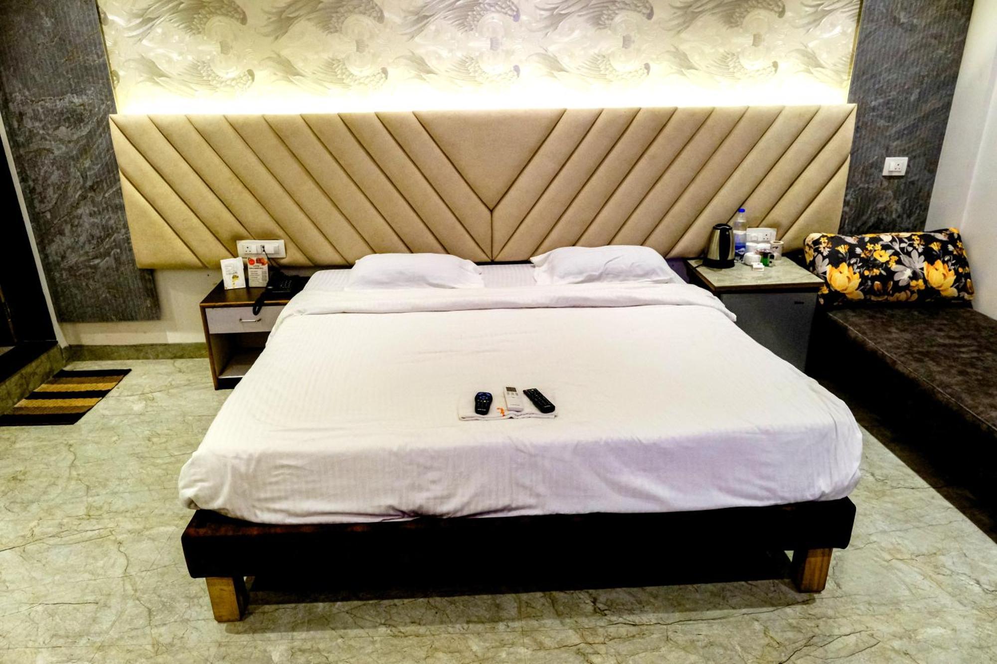 สนิธยา รีสอร์ต Hotel อลีบาก ภายนอก รูปภาพ